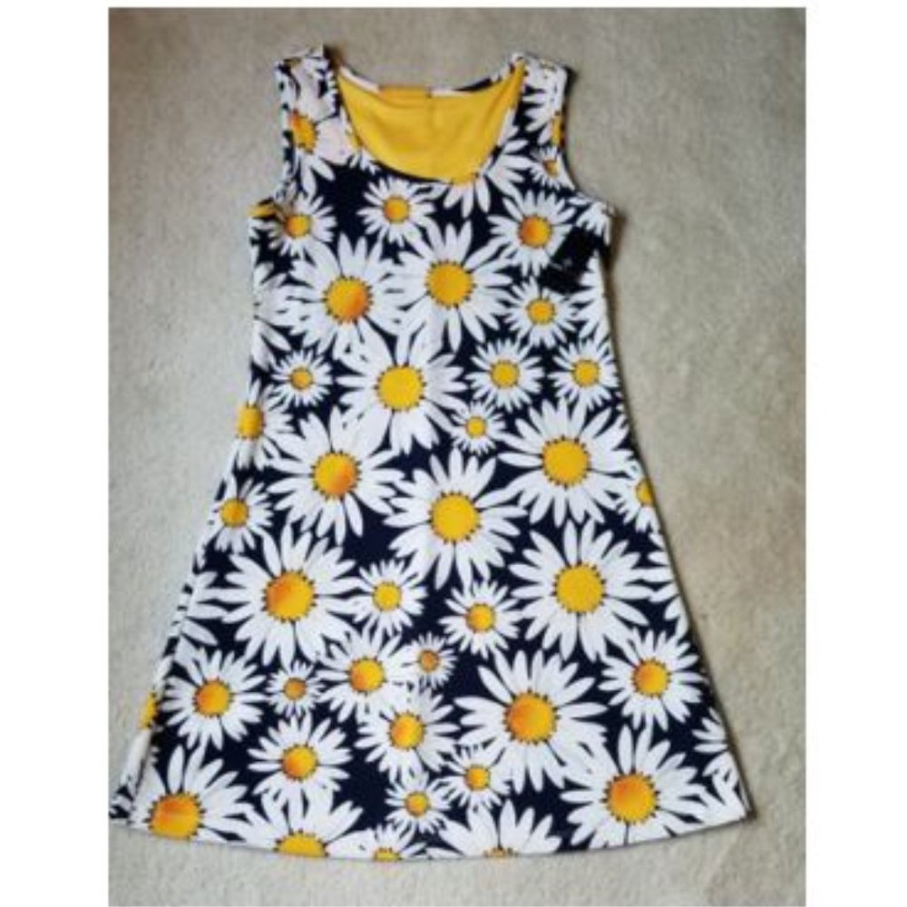 Ronni Nicole Daisy Textured fitted dress, M